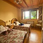Casa Luisa Biedes, Pilona Chalet *