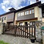 Casa Luisa Biedes, Pilona * Infiesto