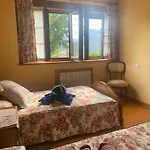 Chalet Casa Luisa Biedes, Pilona