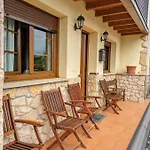 Chalet Casa Luisa Biedes, Pilona