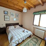 Casa Luisa Biedes, Pilona * Infiesto