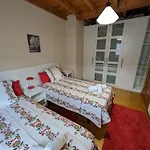 Casa Luisa Biedes, Pilona Infiesto