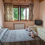 Casa Luisa Biedes, Pilona