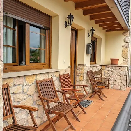 Chalet Casa Luisa Biedes, Pilona