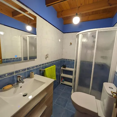 Casa Luisa Biedes, Pilona Chalé *