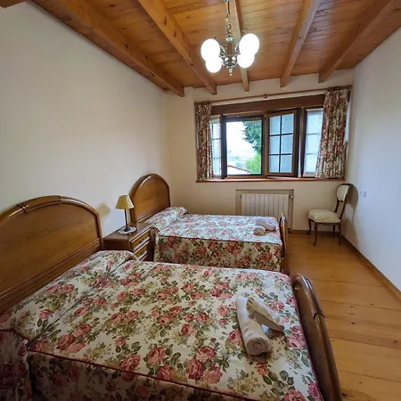 Casa Luisa Biedes, Pilona