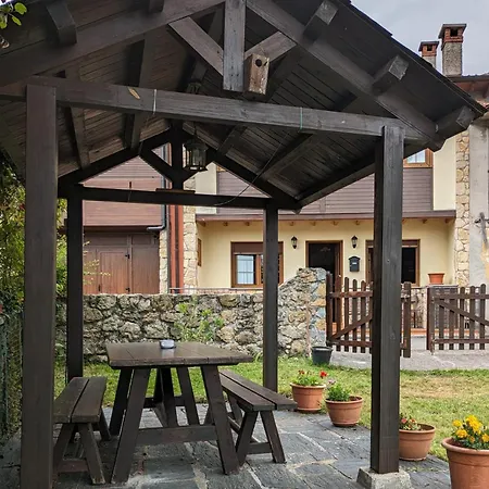 Chalé Casa Luisa Biedes, Pilona *