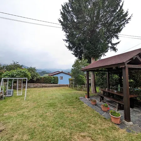 Casa Luisa Biedes, Pilona * Infiesto